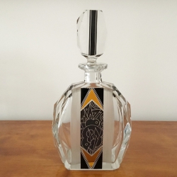 art-deco-liqueur-bottle-in-crystal-bohemia