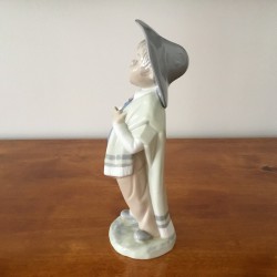 Figurine en porcelaine, Garçon au poulet, Rex Valencia